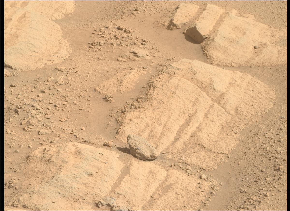This image was taken by MCZ_RIGHT onboard NASA's Mars rover Perseverance on Sol 721