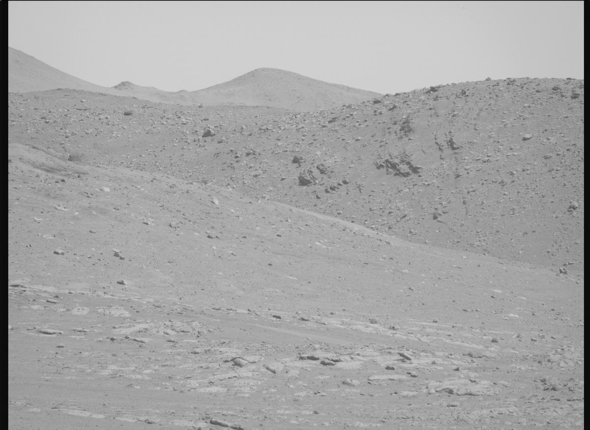 This image was taken by MCZ_RIGHT onboard NASA's Mars rover Perseverance on Sol 724