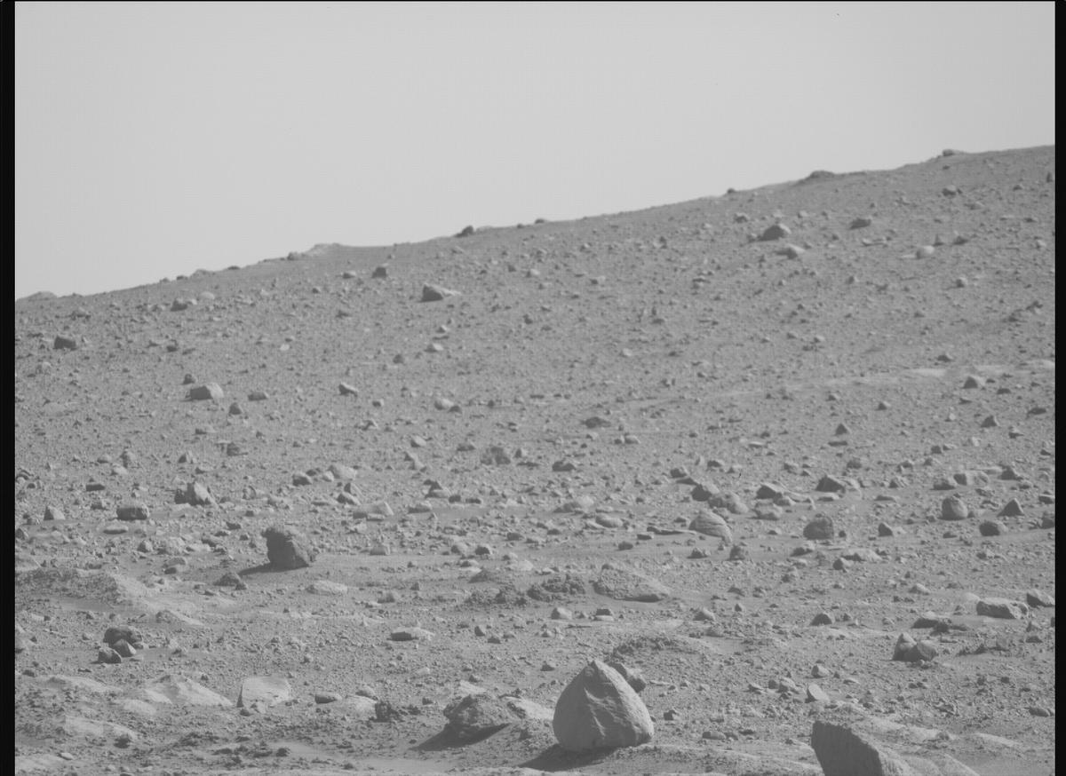 This image was taken by MCZ_RIGHT onboard NASA's Mars rover Perseverance on Sol 727