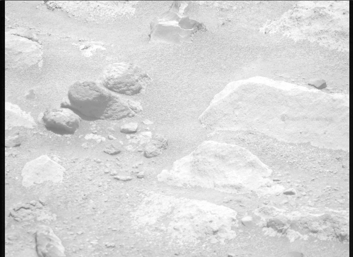 This image was taken by MCZ_RIGHT onboard NASA's Mars rover Perseverance on Sol 728
