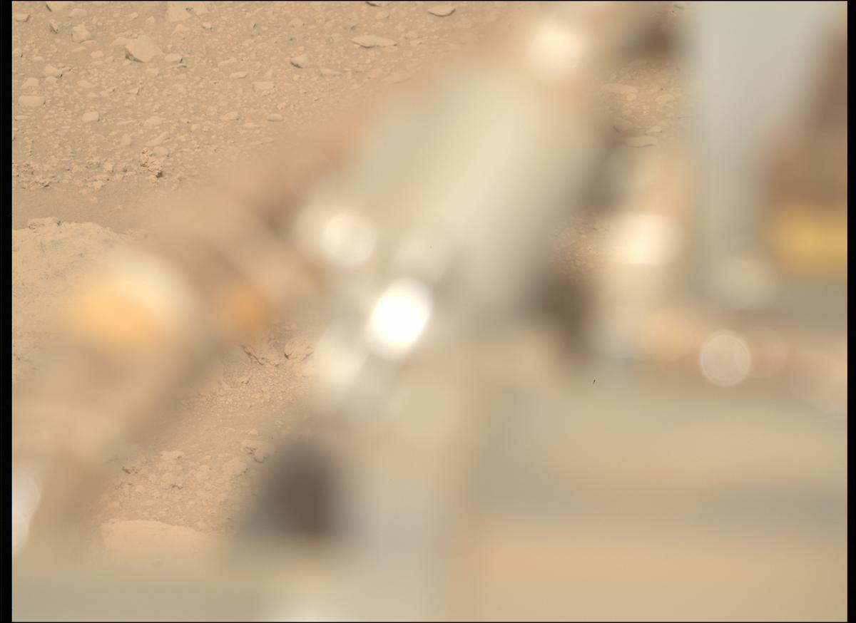 This image was taken by MCZ_RIGHT onboard NASA's Mars rover Perseverance on Sol 729