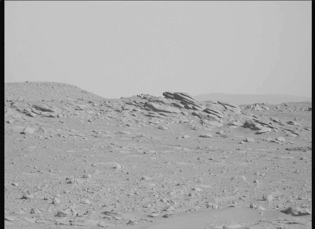 This image was taken by MCZ_LEFT onboard NASA's Mars rover Perseverance on Sol 731