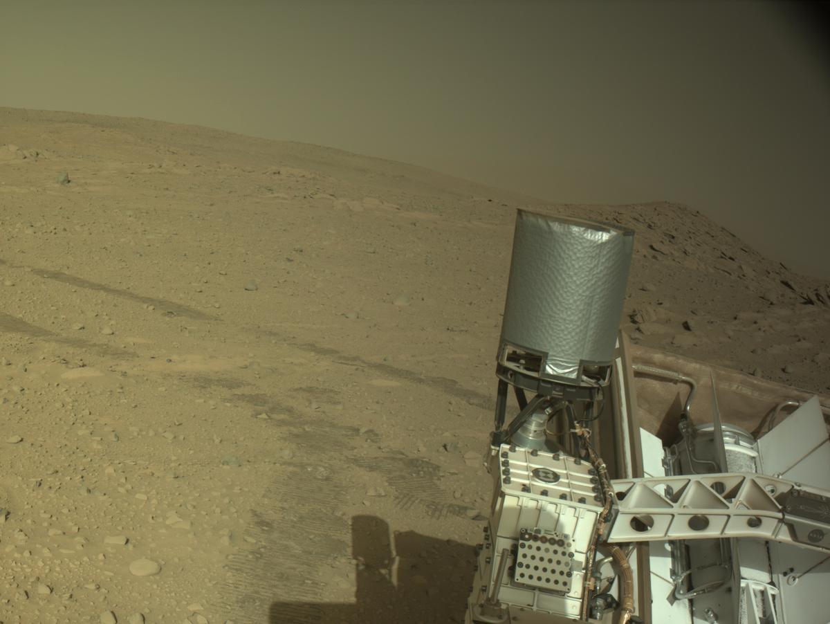 This image was taken by NAVCAM_LEFT onboard NASA's Mars rover Perseverance on Sol 736