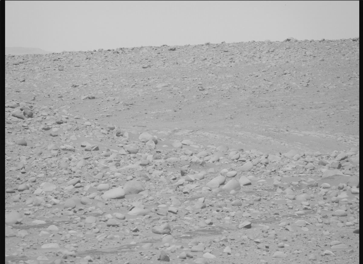 This image was taken by MCZ_RIGHT onboard NASA's Mars rover Perseverance on Sol 736
