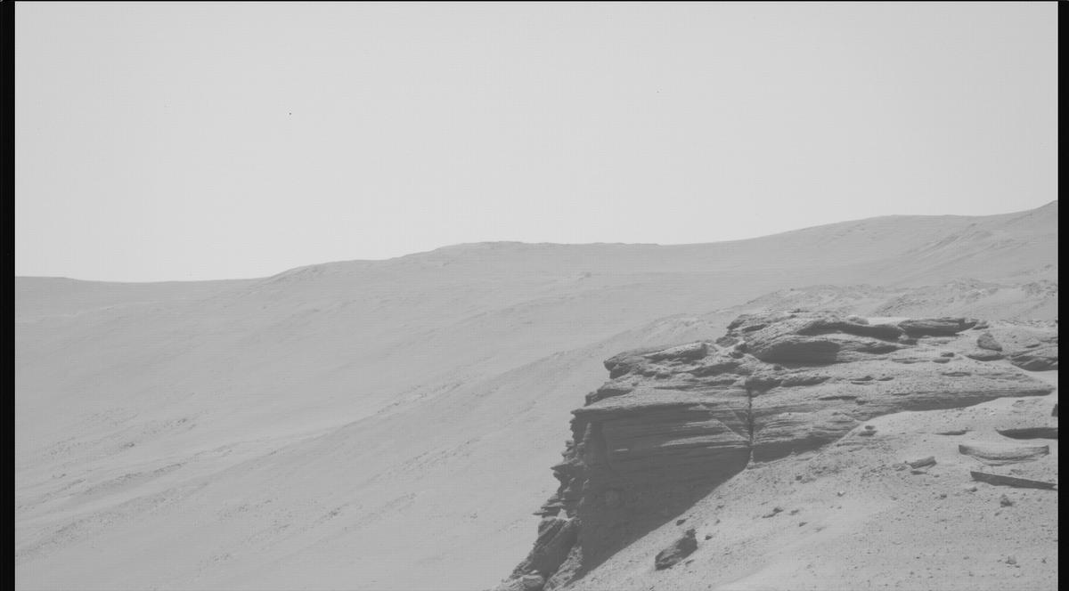This image was taken by MCZ_LEFT onboard NASA's Mars rover Perseverance on Sol 737