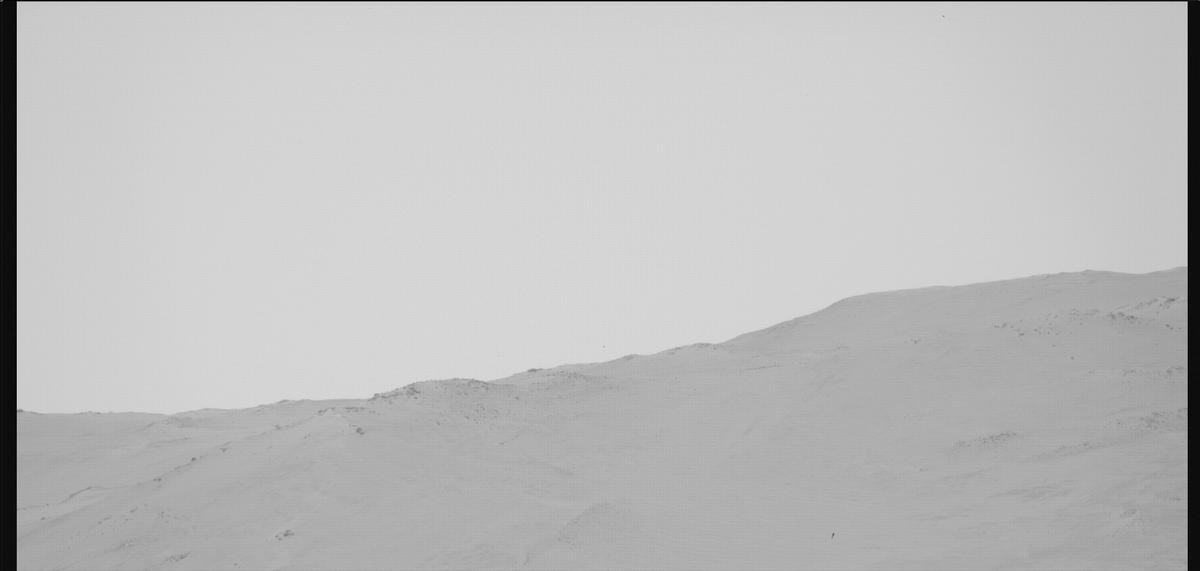 This image was taken by MCZ_RIGHT onboard NASA's Mars rover Perseverance on Sol 737