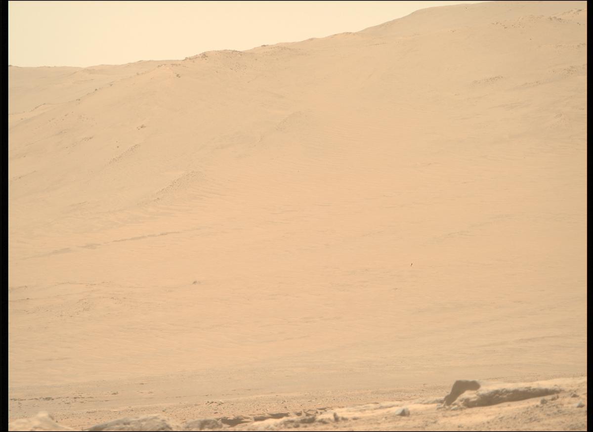This image was taken by MCZ_RIGHT onboard NASA's Mars rover Perseverance on Sol 737