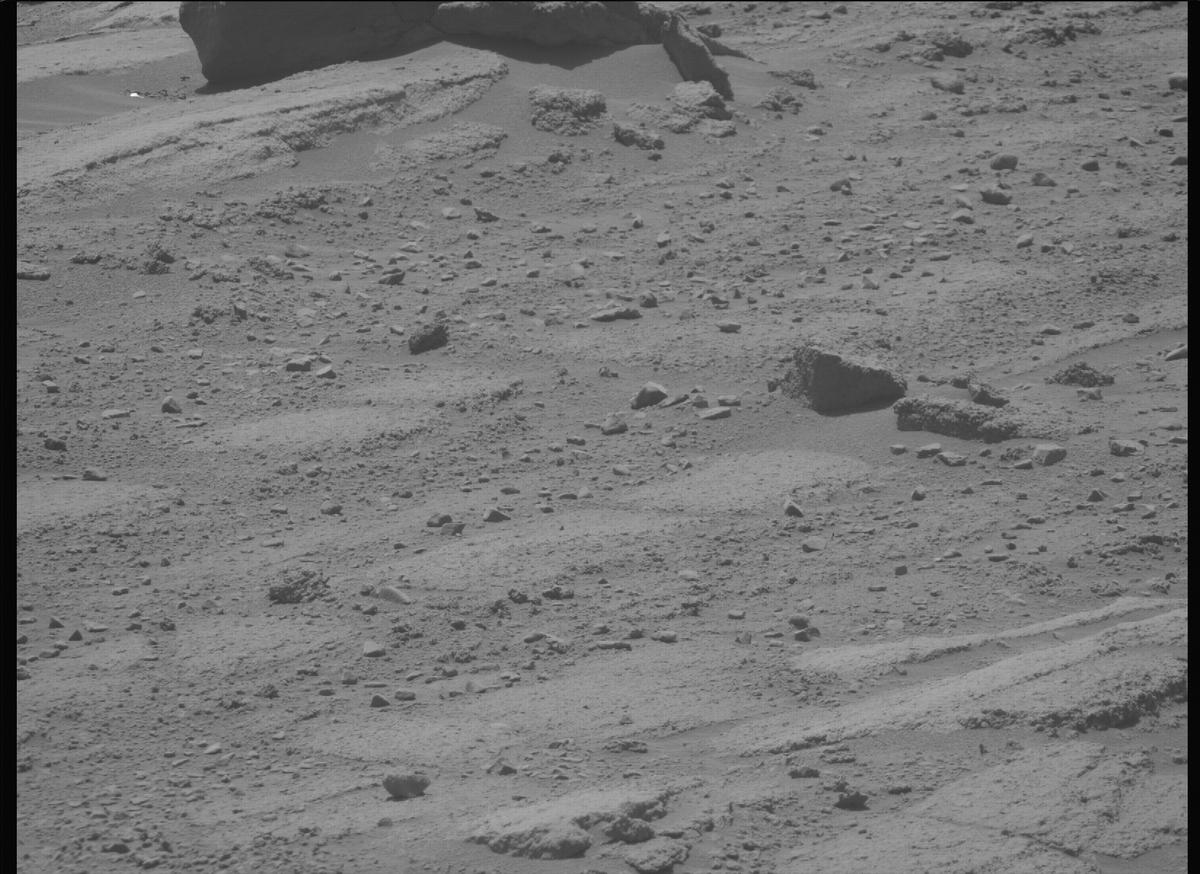 This image was taken by MCZ_RIGHT onboard NASA's Mars rover Perseverance on Sol 738