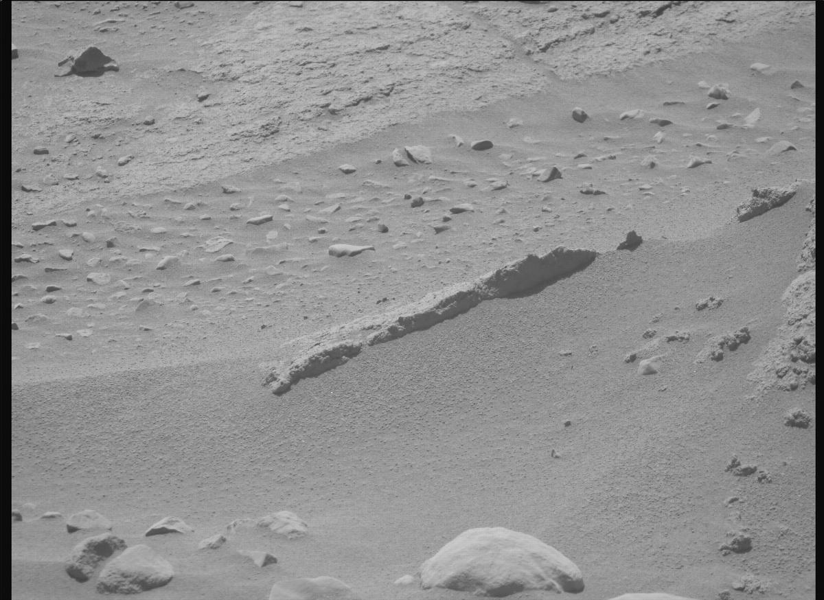 This image was taken by MCZ_RIGHT onboard NASA's Mars rover Perseverance on Sol 738