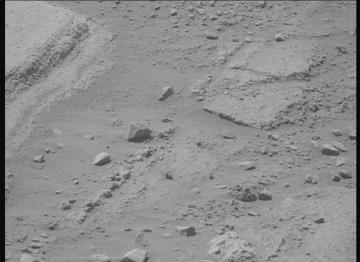 This image was taken by MCZ_RIGHT onboard NASA's Mars rover Perseverance on Sol 738