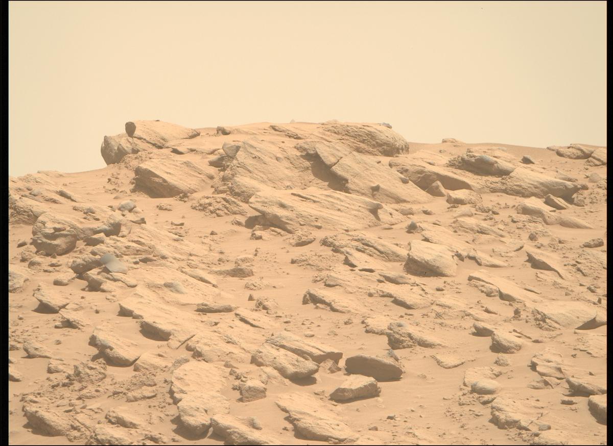This image was taken by MCZ_RIGHT onboard NASA's Mars rover Perseverance on Sol 739