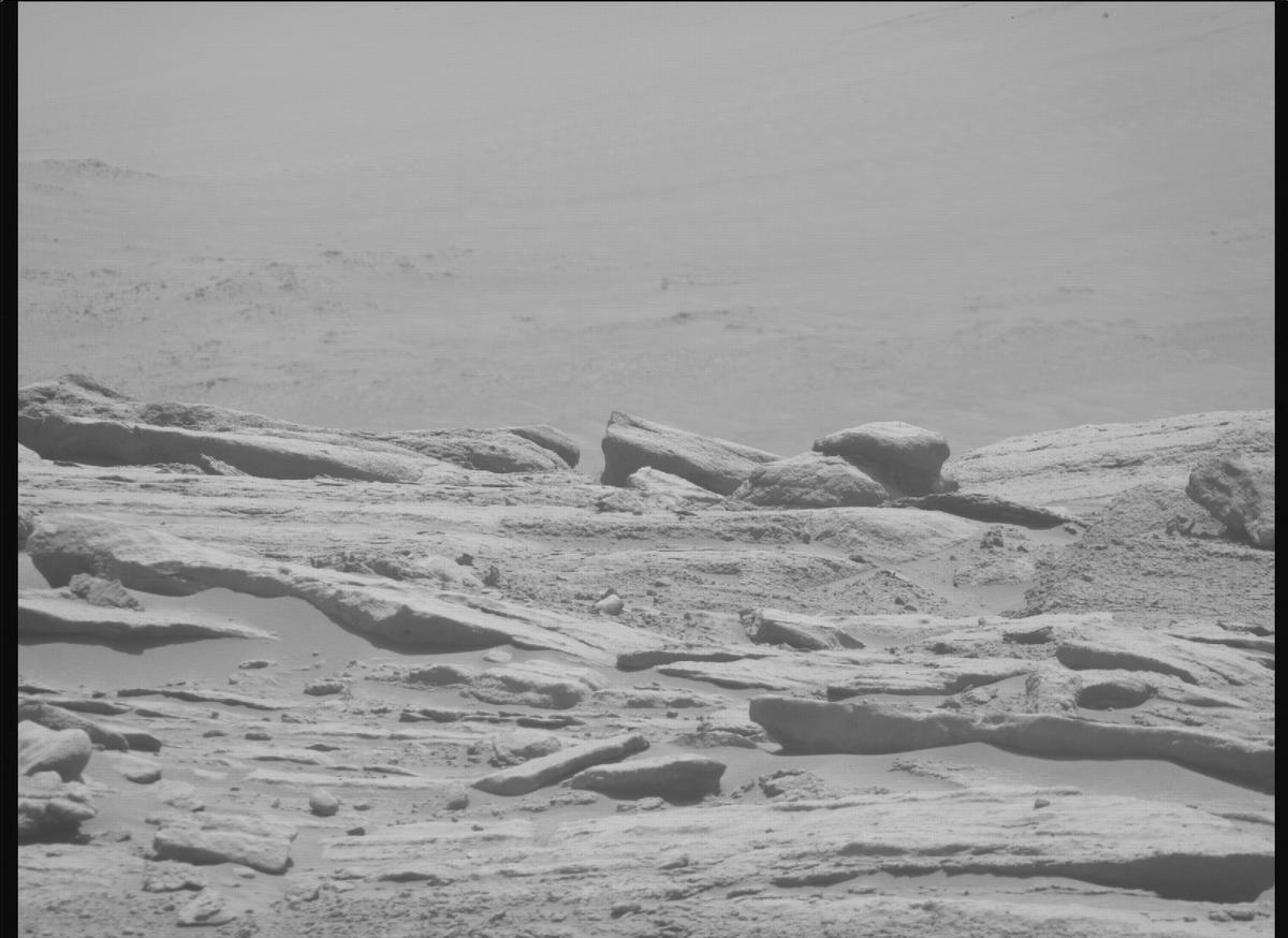 This image was taken by MCZ_RIGHT onboard NASA's Mars rover Perseverance on Sol 739