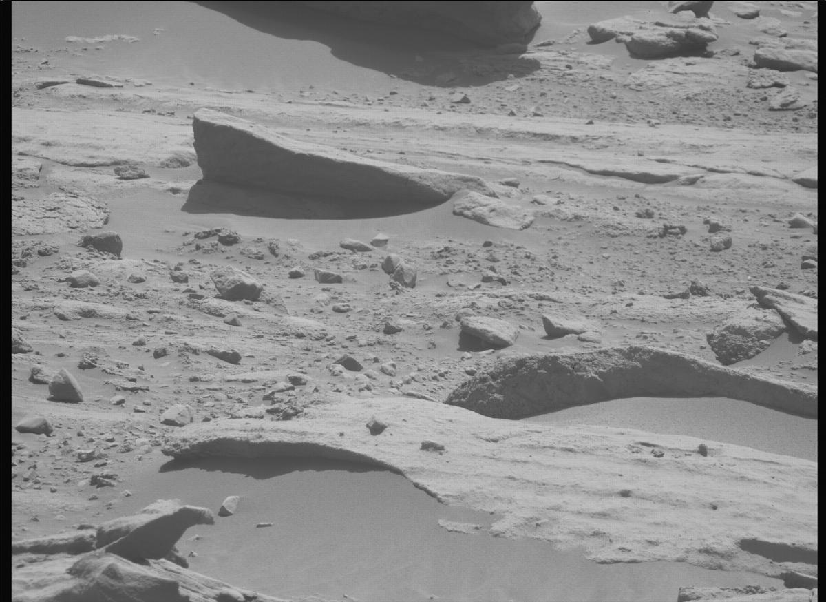 This image was taken by MCZ_RIGHT onboard NASA's Mars rover Perseverance on Sol 739