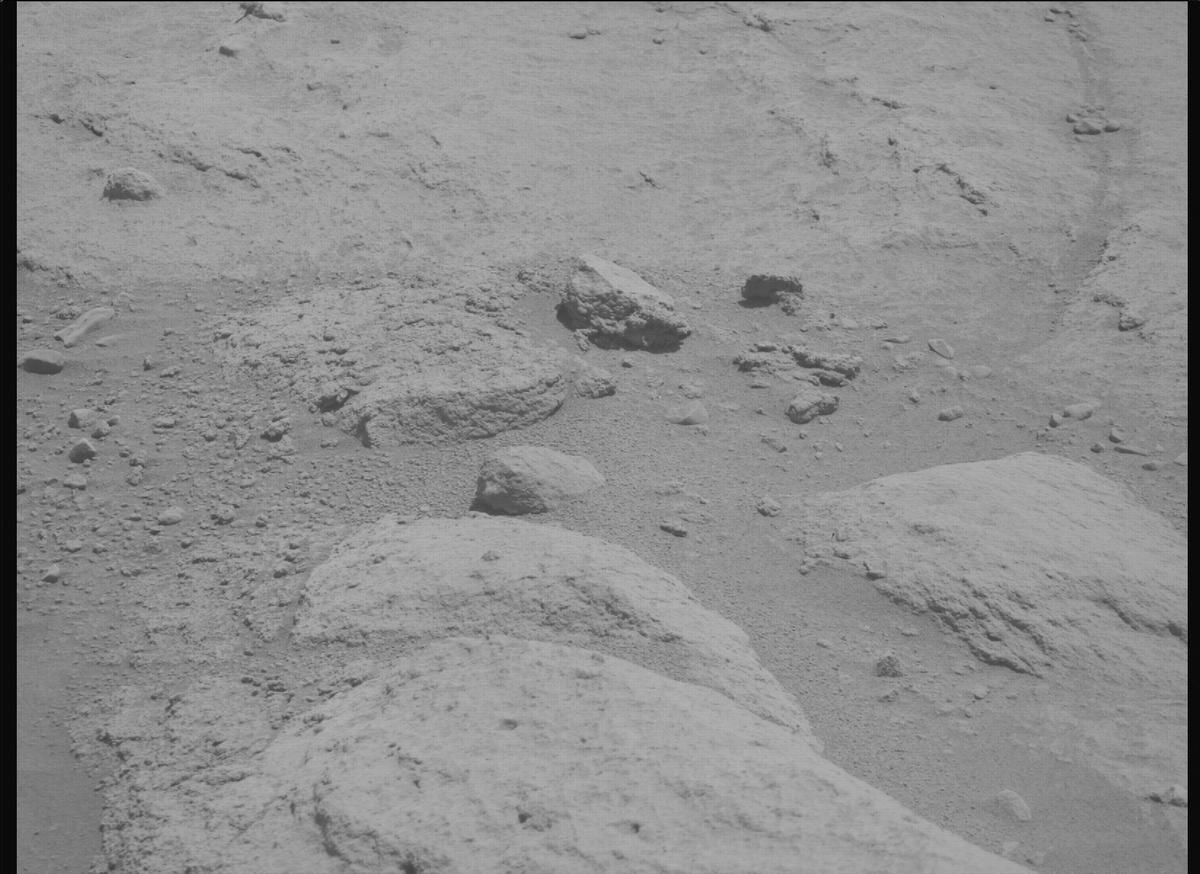 This image was taken by MCZ_RIGHT onboard NASA's Mars rover Perseverance on Sol 739