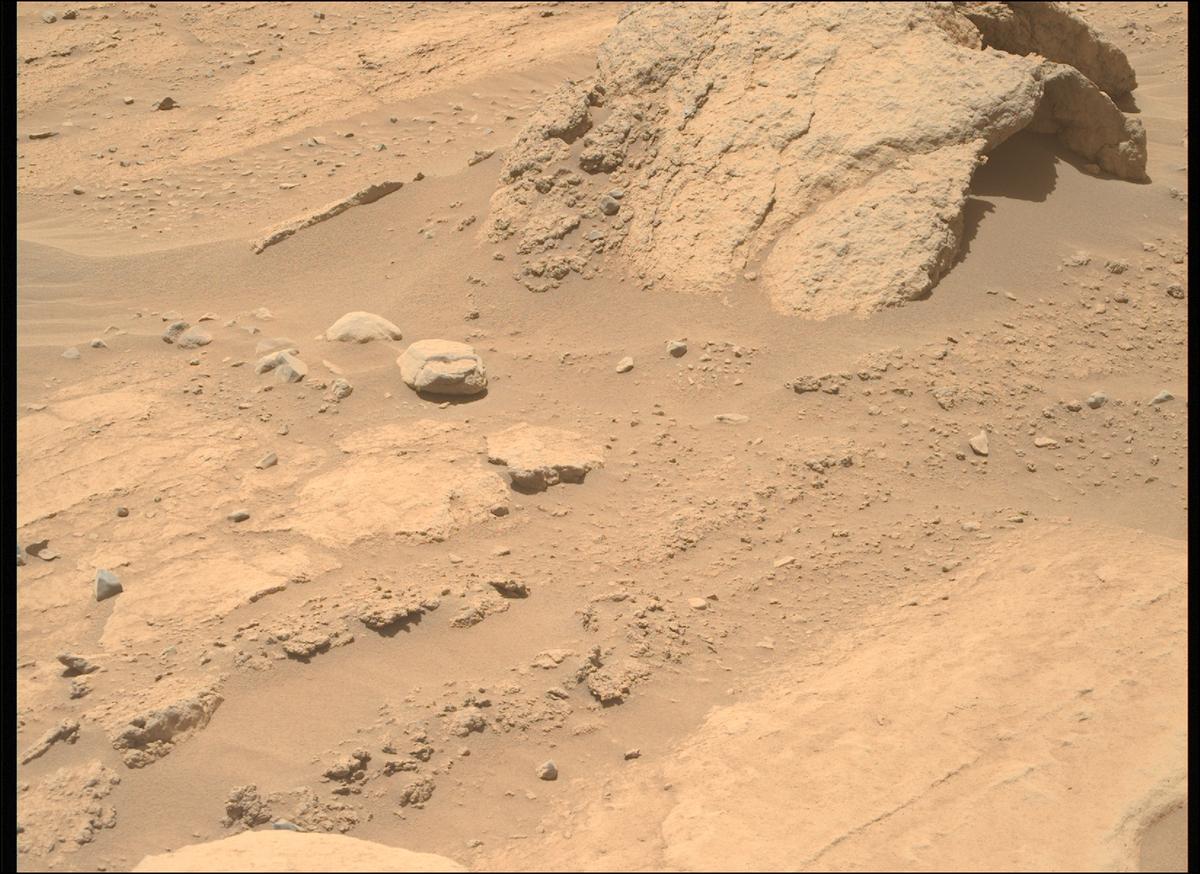 This image was taken by MCZ_RIGHT onboard NASA's Mars rover Perseverance on Sol 741