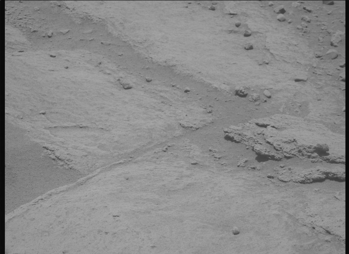 This image was taken by MCZ_RIGHT onboard NASA's Mars rover Perseverance on Sol 743