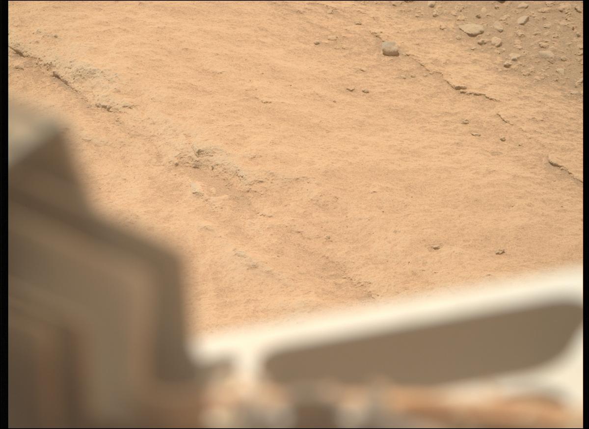 This image was taken by MCZ_RIGHT onboard NASA's Mars rover Perseverance on Sol 743