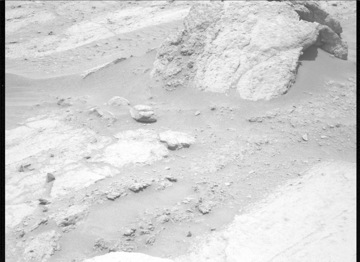 This image was taken by MCZ_LEFT onboard NASA's Mars rover Perseverance on Sol 744