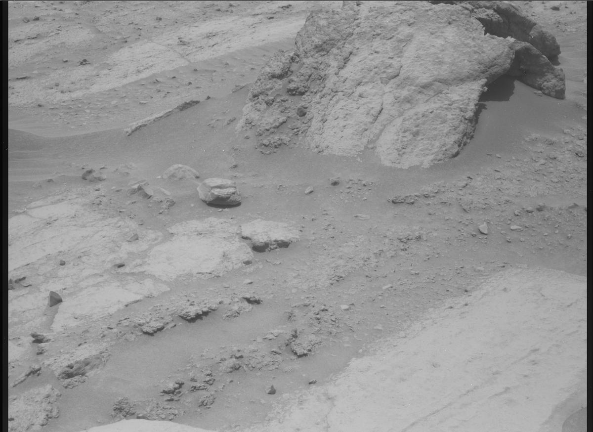 This image was taken by MCZ_RIGHT onboard NASA's Mars rover Perseverance on Sol 744