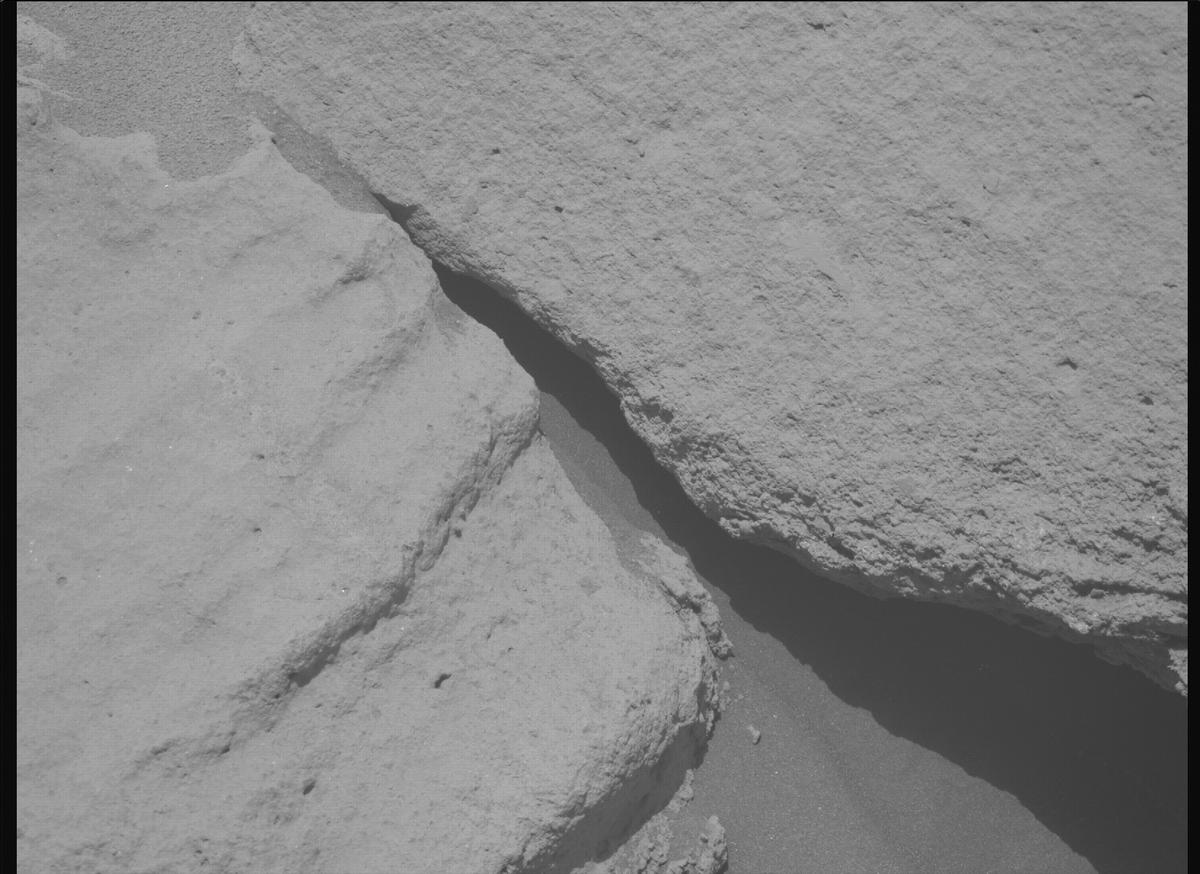 This image was taken by MCZ_RIGHT onboard NASA's Mars rover Perseverance on Sol 745