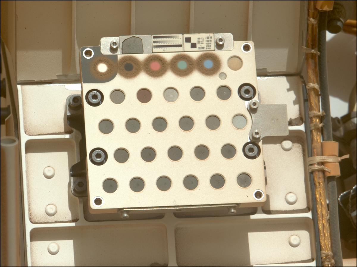This image was taken by MCZ_LEFT onboard NASA's Mars rover Perseverance on Sol 747