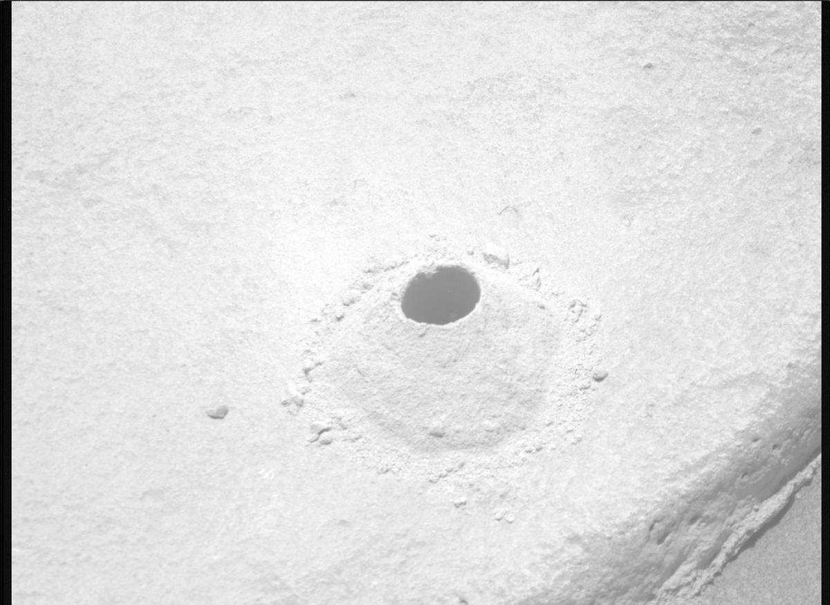 This image was taken by MCZ_RIGHT onboard NASA's Mars rover Perseverance on Sol 751