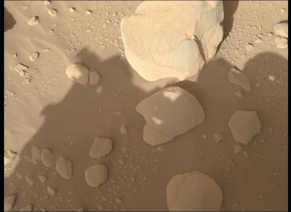 This image was taken by MCZ_LEFT onboard NASA's Mars rover Perseverance on Sol 753