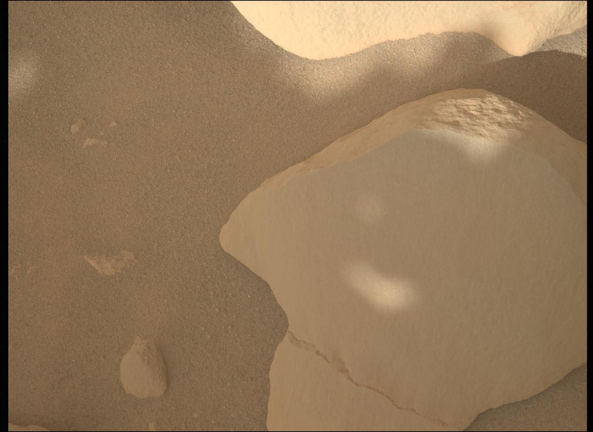 This image was taken by MCZ_LEFT onboard NASA's Mars rover Perseverance on Sol 753