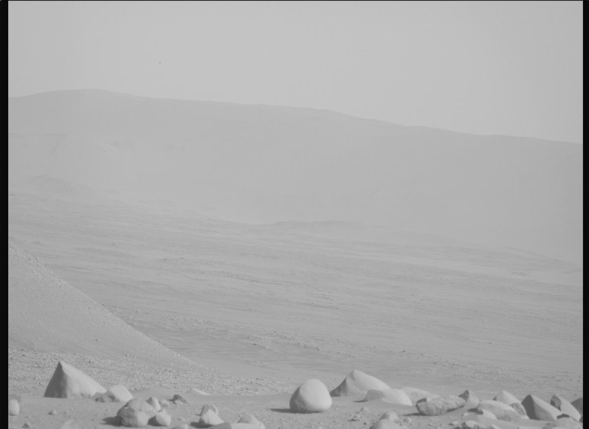 This image was taken by MCZ_LEFT onboard NASA's Mars rover Perseverance on Sol 753