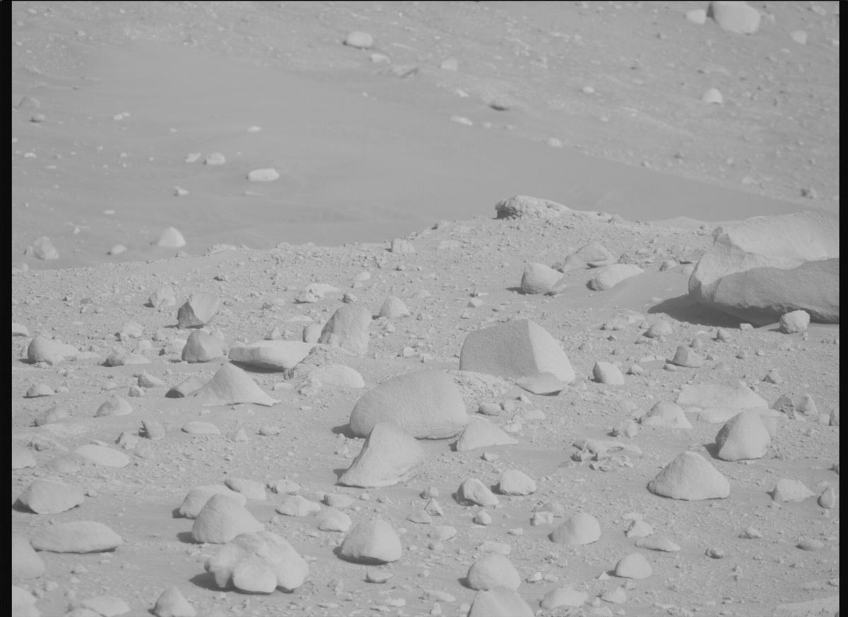 This image was taken by MCZ_RIGHT onboard NASA's Mars rover Perseverance on Sol 753