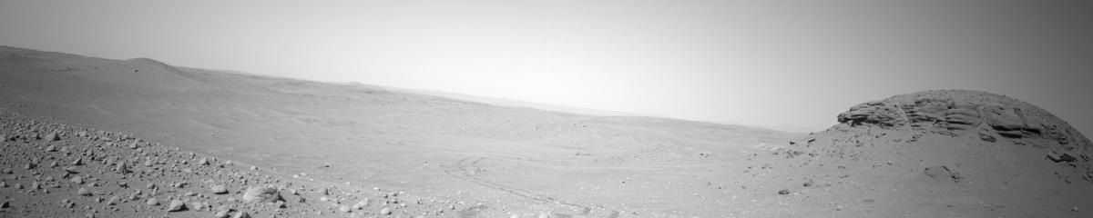 This image was taken by NAVCAM_LEFT onboard NASA's Mars rover Perseverance on Sol 754