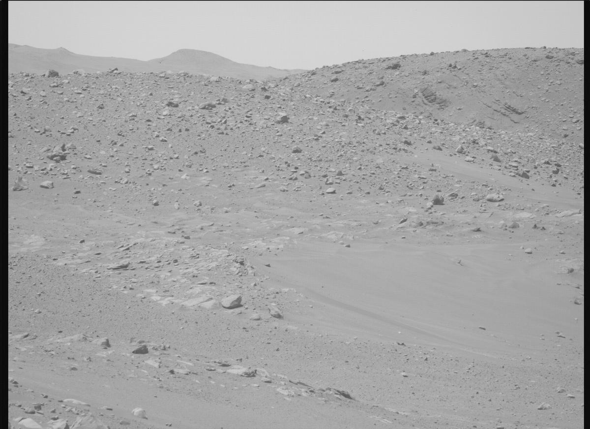 This image was taken by MCZ_LEFT onboard NASA's Mars rover Perseverance on Sol 754