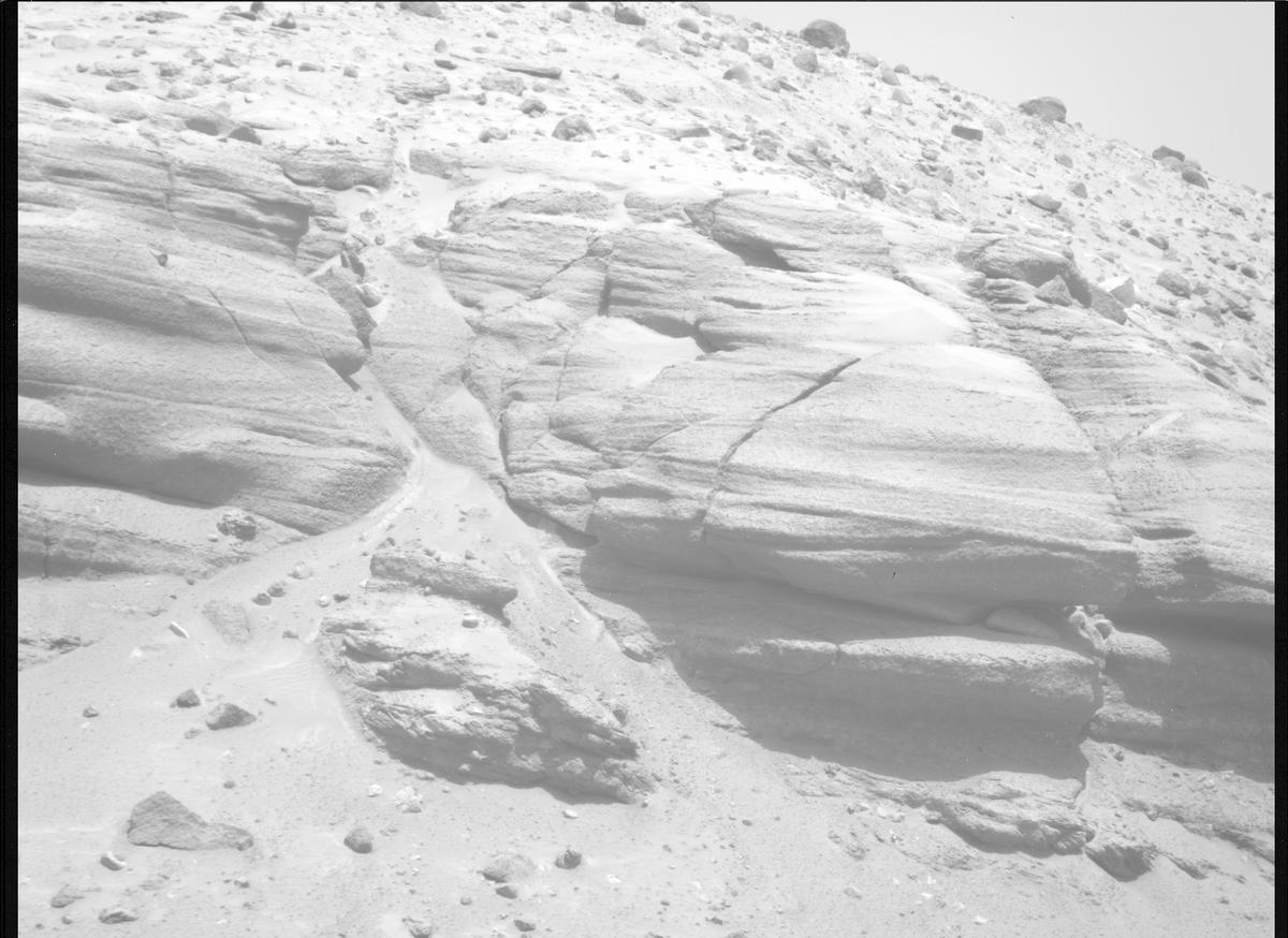 This image was taken by MCZ_RIGHT onboard NASA's Mars rover Perseverance on Sol 754