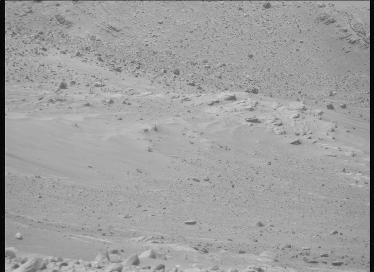 This image was taken by MCZ_RIGHT onboard NASA's Mars rover Perseverance on Sol 754