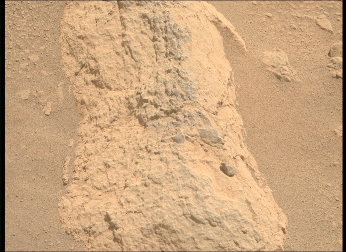 This image was taken by MCZ_RIGHT onboard NASA's Mars rover Perseverance on Sol 756