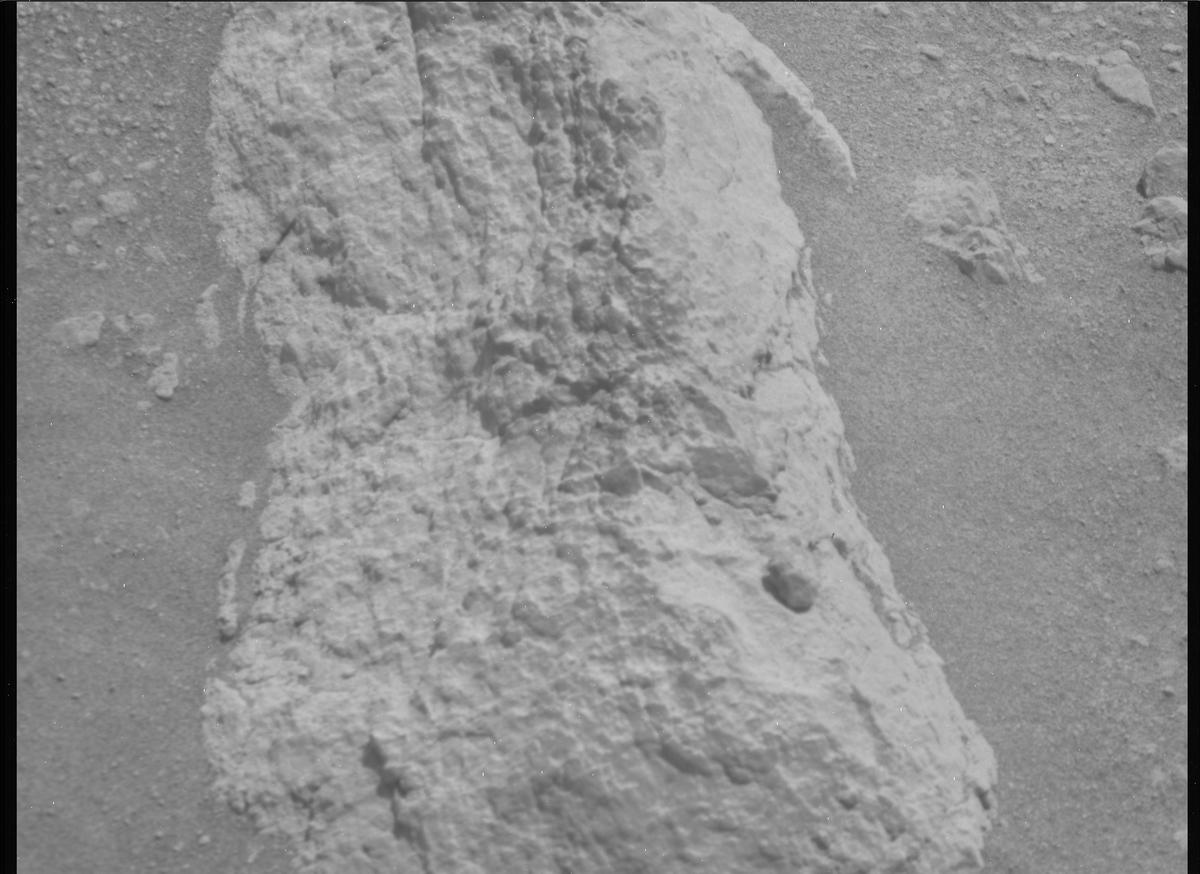 This image was taken by MCZ_RIGHT onboard NASA's Mars rover Perseverance on Sol 756