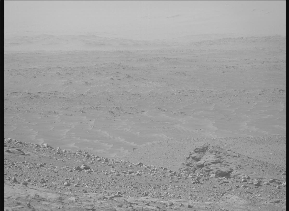 This image was taken by MCZ_RIGHT onboard NASA's Mars rover Perseverance on Sol 757