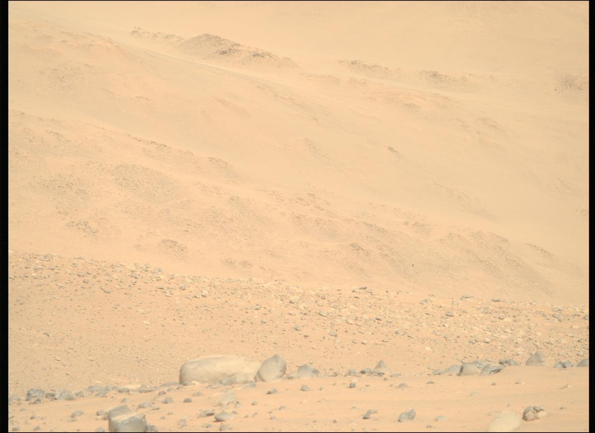 This image was taken by MCZ_RIGHT onboard NASA's Mars rover Perseverance on Sol 757