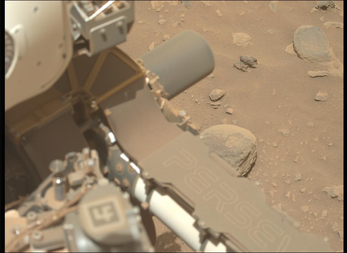 This image was taken by MCZ_LEFT onboard NASA's Mars rover Perseverance on Sol 758