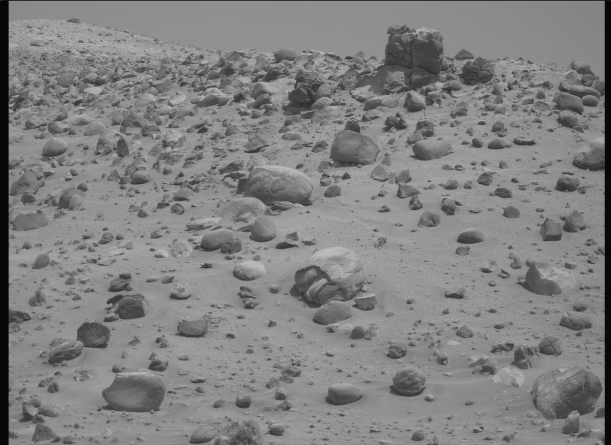 This image was taken by MCZ_LEFT onboard NASA's Mars rover Perseverance on Sol 758