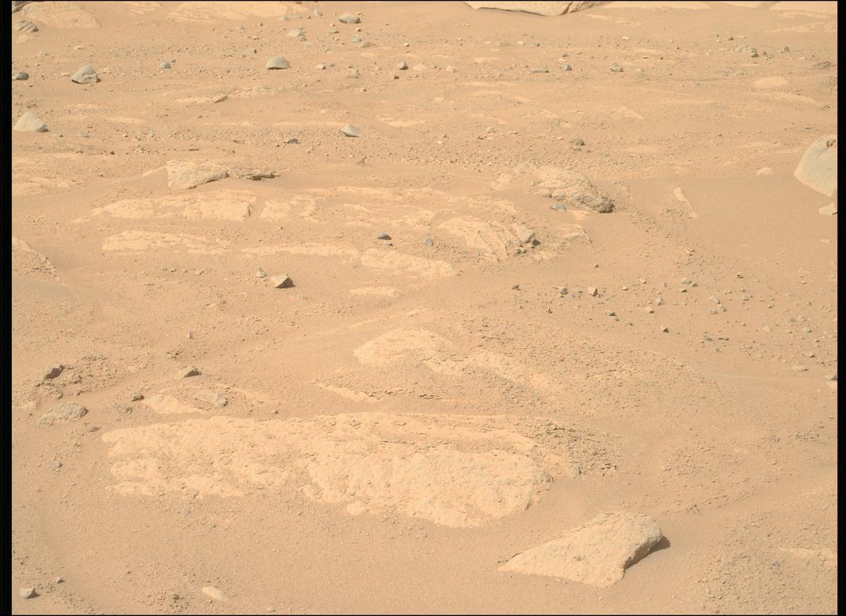 This image was taken by MCZ_RIGHT onboard NASA's Mars rover Perseverance on Sol 759