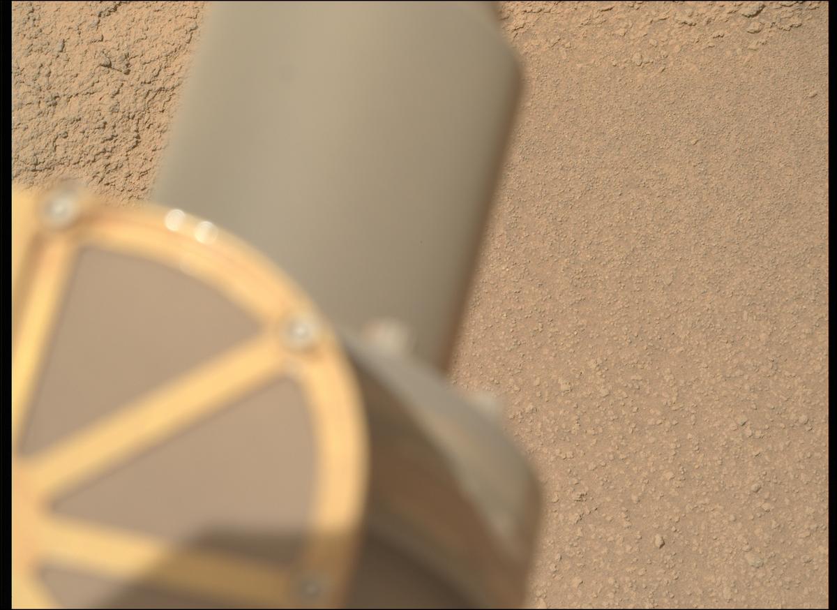 This image was taken by MCZ_RIGHT onboard NASA's Mars rover Perseverance on Sol 760
