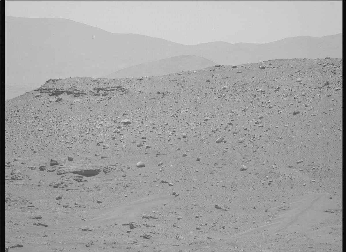 This image was taken by MCZ_LEFT onboard NASA's Mars rover Perseverance on Sol 762