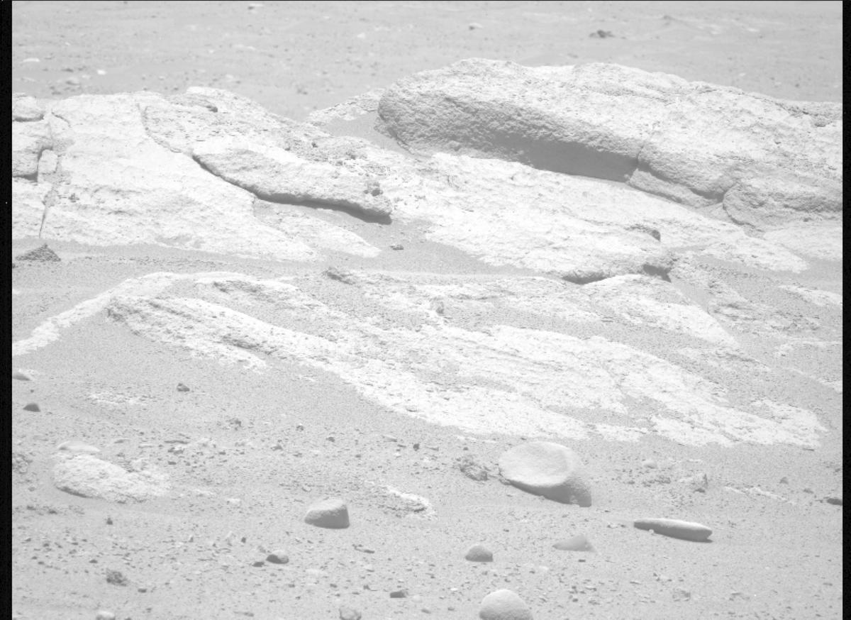This image was taken by MCZ_LEFT onboard NASA's Mars rover Perseverance on Sol 762