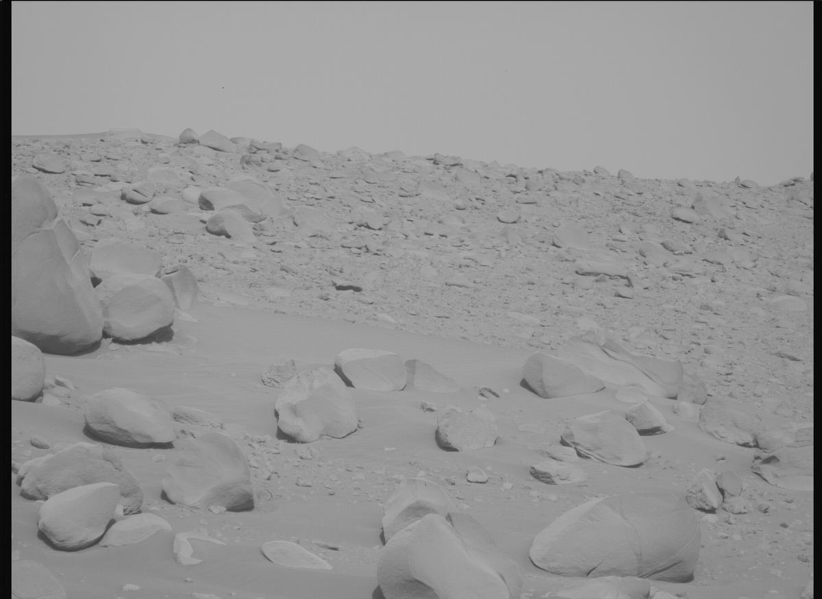 This image was taken by MCZ_LEFT onboard NASA's Mars rover Perseverance on Sol 765