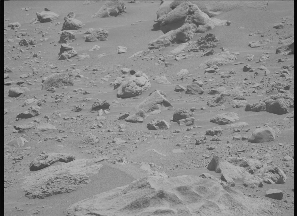 This image was taken by MCZ_LEFT onboard NASA's Mars rover Perseverance on Sol 768