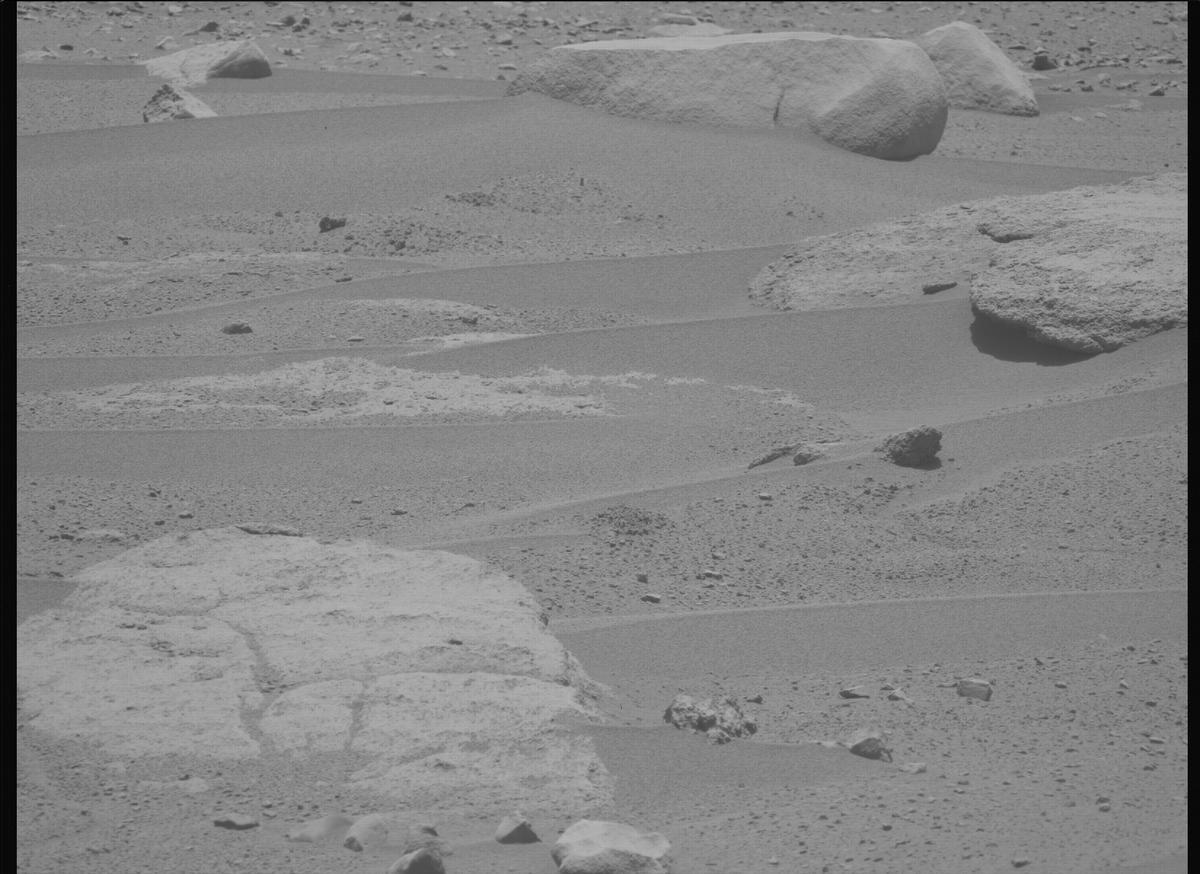 This image was taken by MCZ_LEFT onboard NASA's Mars rover Perseverance on Sol 768