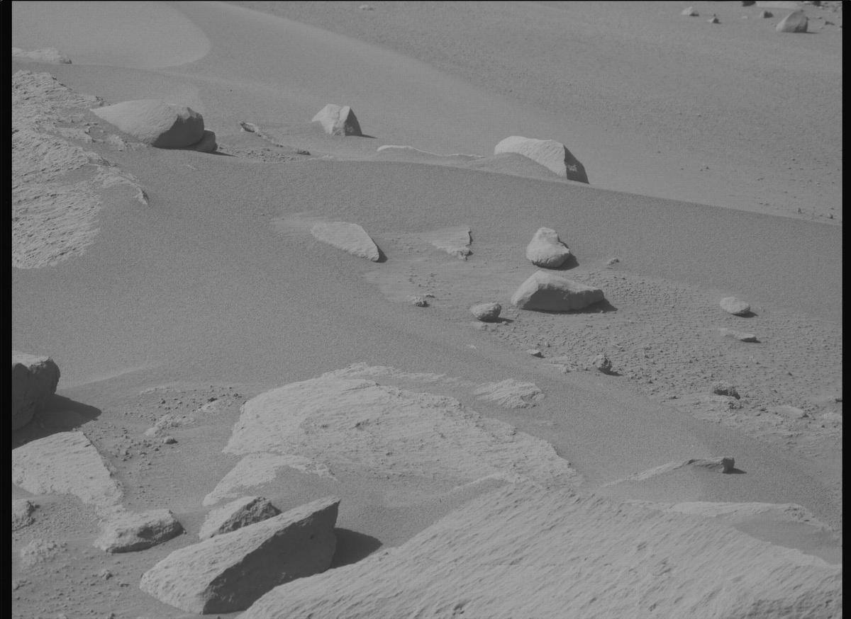 This image was taken by MCZ_LEFT onboard NASA's Mars rover Perseverance on Sol 768