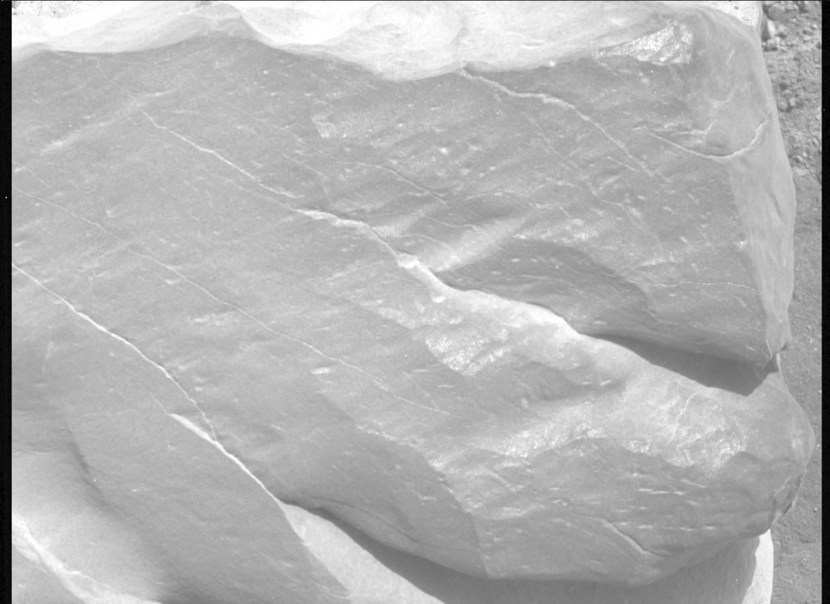 This image was taken by MCZ_LEFT onboard NASA's Mars rover Perseverance on Sol 768