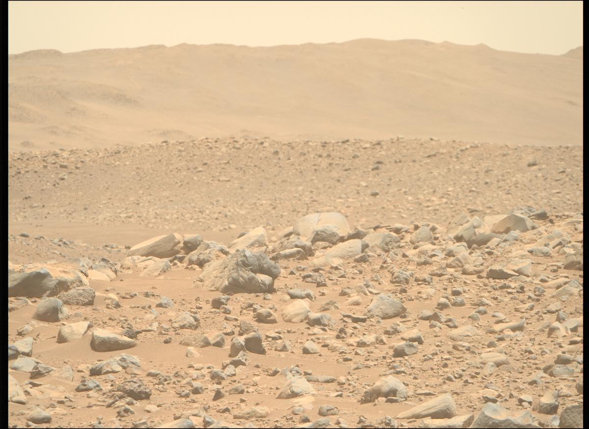 This image was taken by MCZ_RIGHT onboard NASA's Mars rover Perseverance on Sol 768